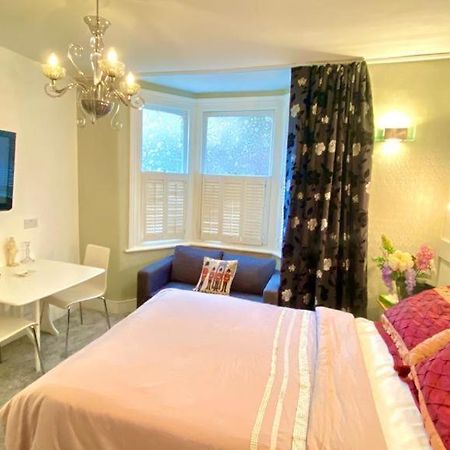 Modern And Cosy Studio Flat 런던 외부 사진