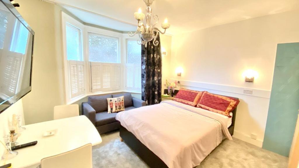 Modern And Cosy Studio Flat 런던 외부 사진