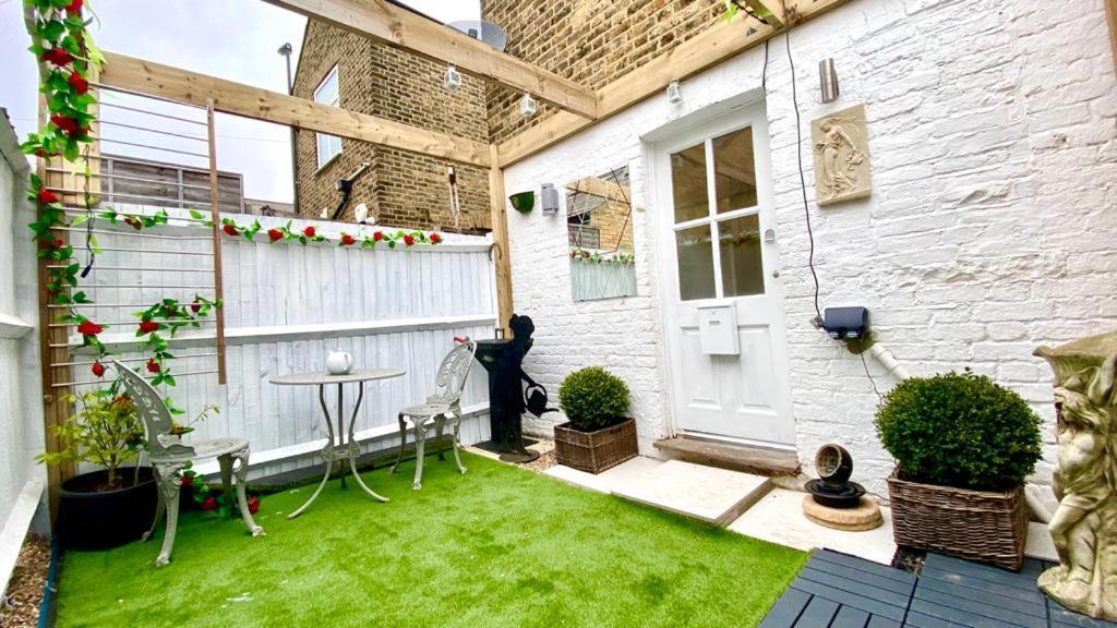 Modern And Cosy Studio Flat 런던 외부 사진