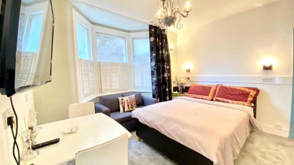 Modern And Cosy Studio Flat 런던 외부 사진